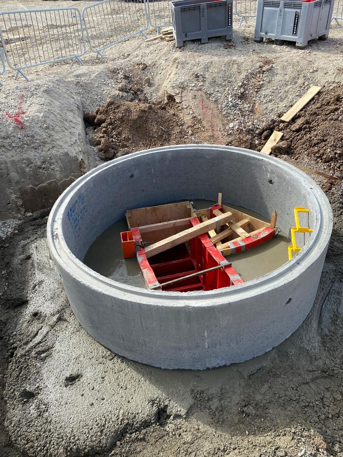 Precast concrete chamber ring with the base formed