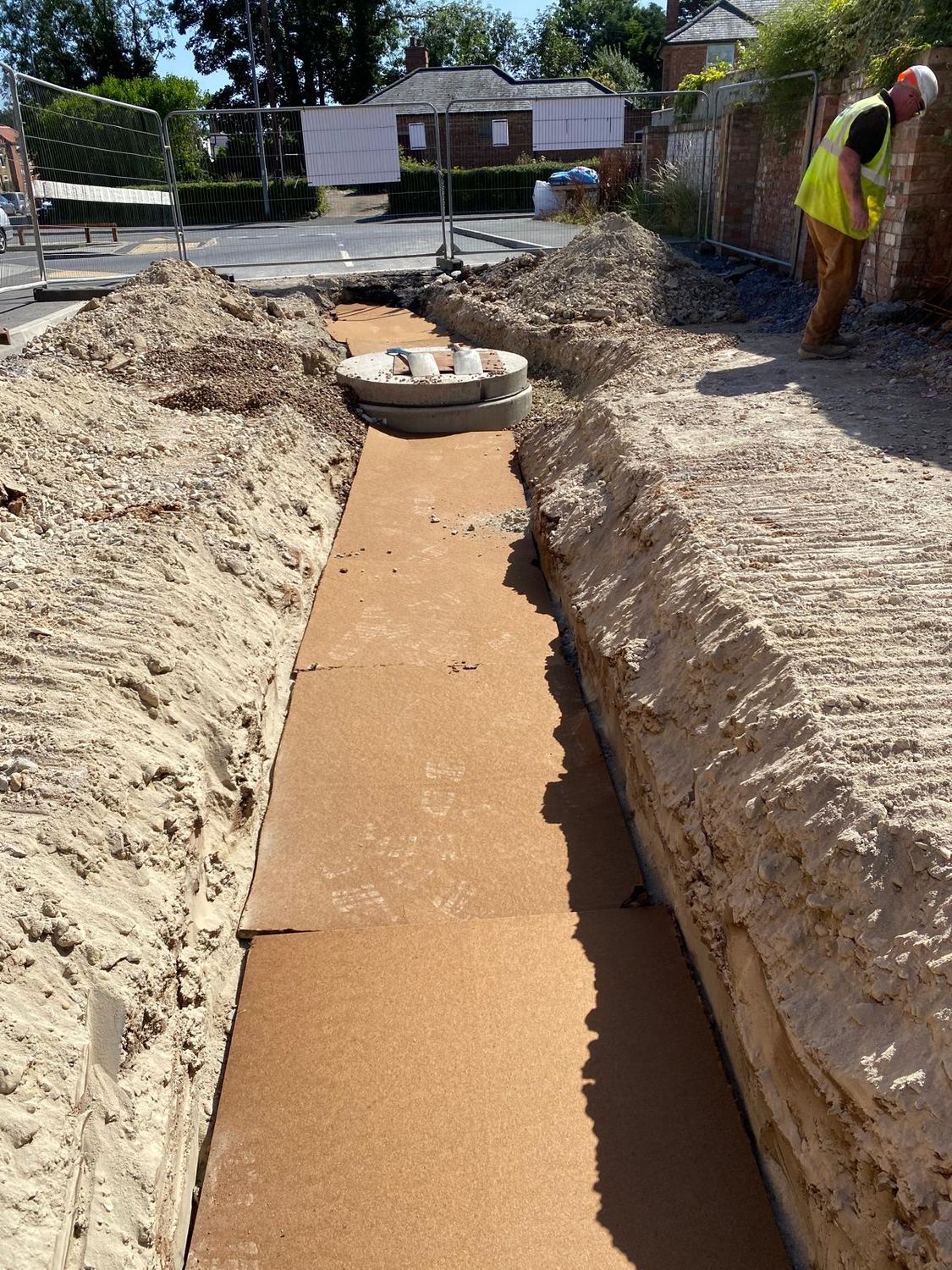 Trench prepared between drainage chambers